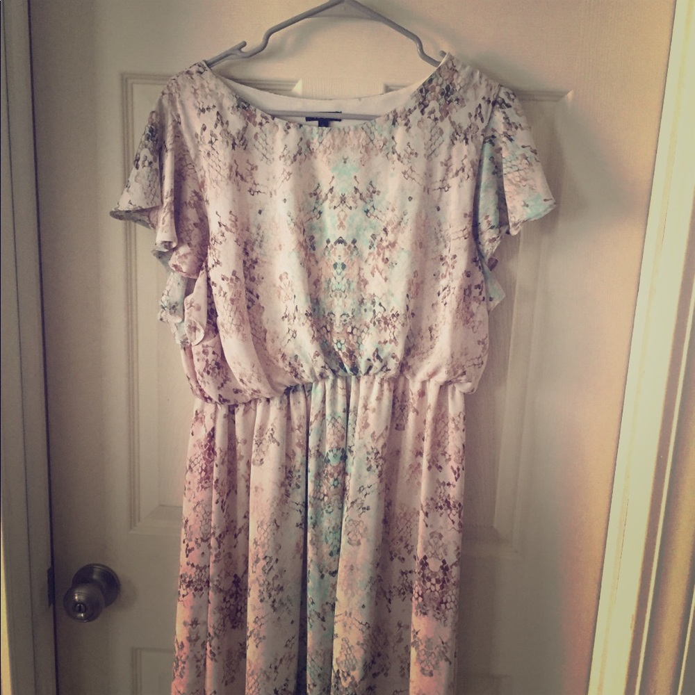 🌺*Price Reduced Cute midi short sleeve dress